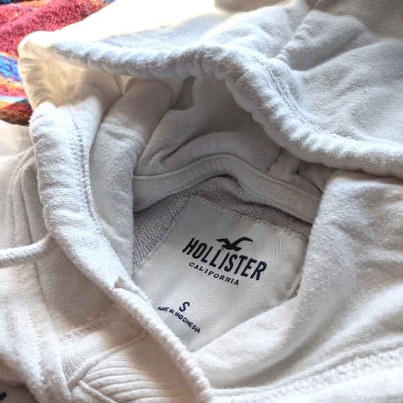 Hollister Stylish Cropped Hoodie - Picture 4 of 4